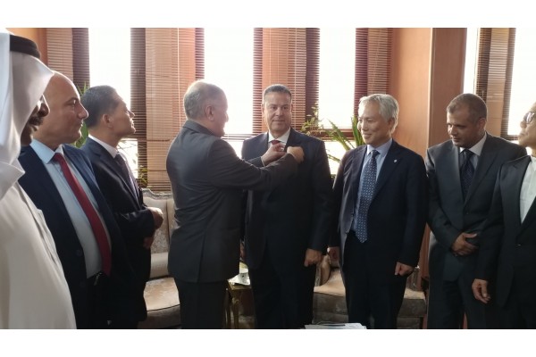 معالي الوزير محافظ بني سويف يستقبل رئيس المجلس العربي الأفريقي للتكامل والتنمية مع وفدا من كوريا الجنوبية والمملكة العربية السعودية والعراق للاستثمار في المحافظة .